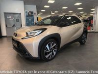 Usata Toyota Aygo X Lounge 72 CV (52 kW) 2022 Beige SUV