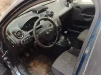 Usata Ford Fiesta 68 CV (50 kW) 2004 Bluazzurro Utilitaria
