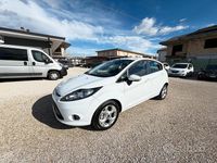 Usata Ford Fiesta 68 CV (50 kW) 2010 Bianco Utilitaria