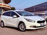 Begagnad Kia Ceed 128 HK (94 kW) 2015 Vit Halvkombi