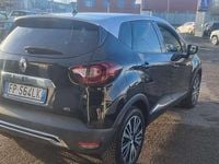 Usata Renault Captur Initiale Paris 110 CV (80 kW) 2018 Neto tetto grigio SUV