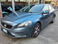 Usata Volvo V40 Momentum 150 CV (110 kW) 2013 Blu Berlina