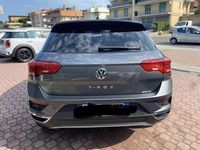 Usata VW T-Roc R-line 116 CV (85 kW) 2020 Nero SUV