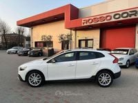 Usata Volvo V40 CC Momentum 120 CV (88 kW) 2017 Bianco Station wagon