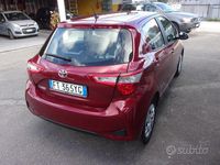 Usata Toyota Yaris Lounge 111 CV (81 kW) 2019 Rosso Berlina