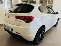 Usata Alfa Romeo Giulietta Distinctive 105 CV (77 kW) 2016 Bianco Utilitaria