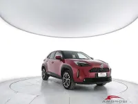 Begagnad Toyota Yaris Cross Lounge 92 HK (67 kW) 2021 Röd SUV