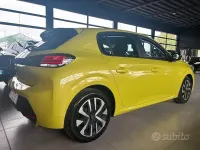 Usata Peugeot 208 Active 75 CV (55 kW) 2024 Verde Utilitaria