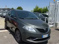 Usata Lancia Ypsilon Silver 69 CV (50 kW) 2017 Grigio Utilitaria