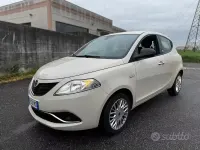Usata Lancia Ypsilon Gold 69 CV (50 kW) 2016 Bianco Utilitaria