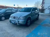 Usata Mercedes ML270 Classic 163 CV (119 kW) 2005 Grigio SUV
