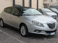 Usata Lancia Delta 120 CV (88 kW) 2010 Argento Utilitaria