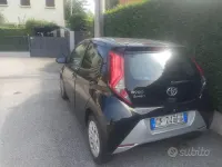 Usata Toyota Aygo X-play 72 CV (52 kW) 2021 Nero Utilitaria