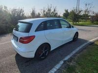 Usata Mercedes B180 Premium 109 CV (80 kW) 2013 Bianco Monovolume