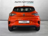 Usata Renault Clio Evolution 101 CV (74 kW) 2025 Grigio Utilitaria