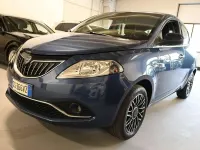 Usata Lancia Ypsilon Gold 69 CV (50 kW) 2024 Blu/azzurro Utilitaria