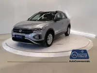 Usata VW T-Roc Life 116 CV (85 kW) 2023 Argento SUV