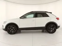 Usata VW T-Roc Life 150 CV (110 kW) 2025 Pure white nero SUV