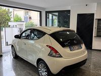 Usata Lancia Ypsilon Silver 69 CV (50 kW) 2013 Bianco Utilitaria