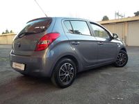 Usata Hyundai i20 Comfort 101 CV (74 kW) 2010 Grigio Utilitaria