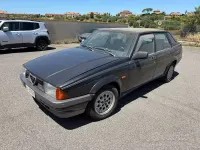 Usata Alfa Romeo 75 148 CV (108 kW) 1991 Nero Berlina