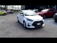 Usata Toyota Yaris Hybrid Active 92 CV (67 kW) 2025 Bianco Berlina