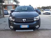 Usata Dacia Sandero Stepway 95 CV (69 kW) 2019 Grigio Berlina