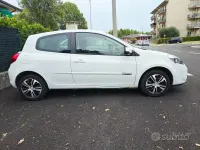 Usata Renault Clio III 75 CV (55 kW) 2012 Bianco Berlina