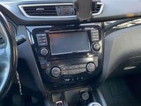 Usata Nissan Qashqai N-Connecta 115 CV (84 kW) 2016 Bianco SUV