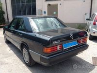 Usata Mercedes 190 109 CV (80 kW) 1991 Nero Berlina