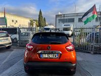 Usata Renault Captur 90 CV (66 kW) 2014 Rosso SUV
