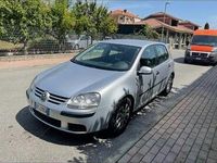 Usado VW Golf V 116 CV (85 kW) 2007 Gris Berlina