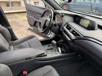 Usata Lexus UX 250h Business Edition 152 CV (111 kW) 2022 Bianco perla met. SUV