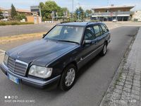 Usata Mercedes 200 122 CV (89 kW) 1991 Nero Station wagon