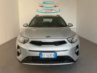 Usata Kia Stonic 101 CV (74 kW) 2020 Argento SUV