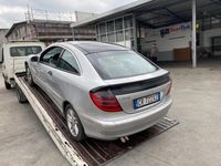 Usata Mercedes C220 Elegance 149 CV (109 kW) 2005 Grigio Coupé