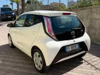 Usata Toyota Aygo Cool 69 CV (50 kW) 2016 Bianco Utilitaria