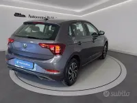 Usata VW Polo Life 80 CV (58 kW) 2023 Smoky grey metalizzato Utilitaria