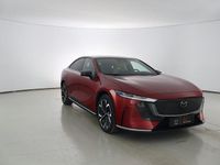 Nuova Mazda 6e Takumi-Line 180 kW (245 CV) 2025 Snowfalke white pearlescent Berlina