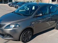 Usata Lancia Ypsilon Gold 69 CV (50 kW) 2022 Grigio Utilitaria