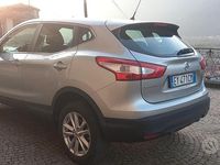 Usata Nissan Qashqai Acenta 131 CV (96 kW) 2015 Grigio SUV