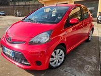 Usata Toyota Aygo Cool 69 CV (50 kW) 2015 Rosso Utilitaria