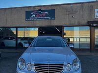 Usata Mercedes E280 Avantgarde 190 CV (139 kW) 2006 Grigio Berlina