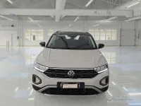 Usata VW T-Roc Life 150 CV (110 kW) 2022 Grigio SUV