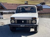Usata Lada niva 78 CV (57 kW) 1987 Bianco SUV