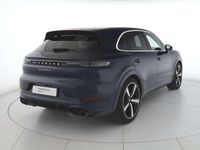 Usata Porsche Cayenne 519 CV (381 kW) 2024 Blu algarve metallizzato SUV