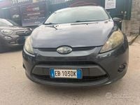 Usata Ford Fiesta Titanium 82 CV (60 kW) 2010 Blu/azzurro Utilitaria