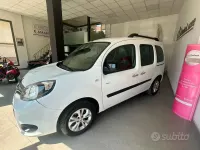 Usata Renault Kangoo LIMITED 90 CV (66 kW) 2015 Bianco Monovolume