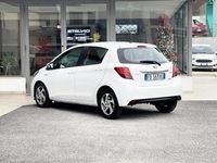 Usata Toyota Yaris Hybrid 75 CV (55 kW) 2015 Bianco Berlina