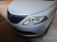Usata Lancia Ypsilon 69 CV (50 kW) 2019 Grigio Utilitaria